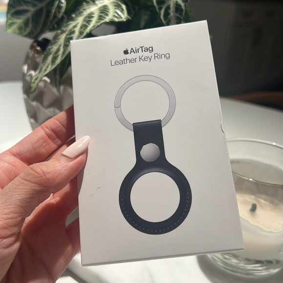 NWT Apple AirTag Leather Key Ring - black - Picture 5 of 5